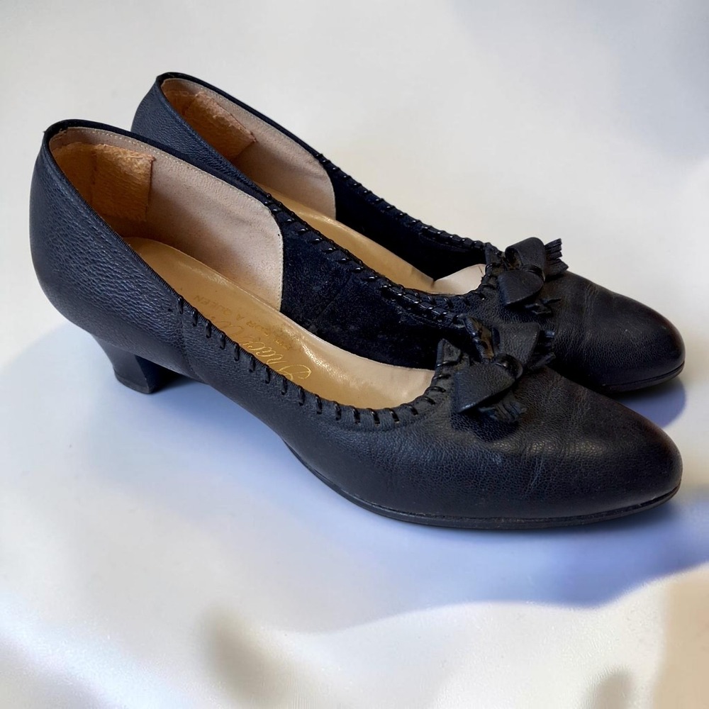 Grace Walker Vintage 60s Black Leather Bow Heels Pumps Almond Toe 8 / 8.5